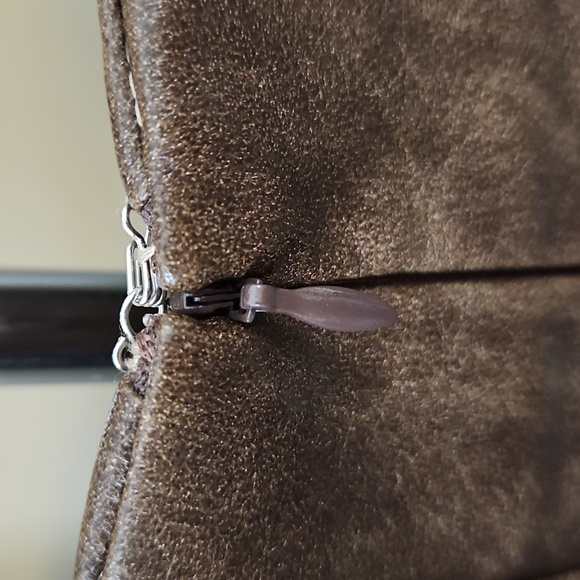 VICI | Front Runner Pleated Leather Mini Skirt. Espresso Brown Size L - Picture 5 of 11